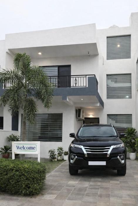 Stylish Villa Near Prem mandir