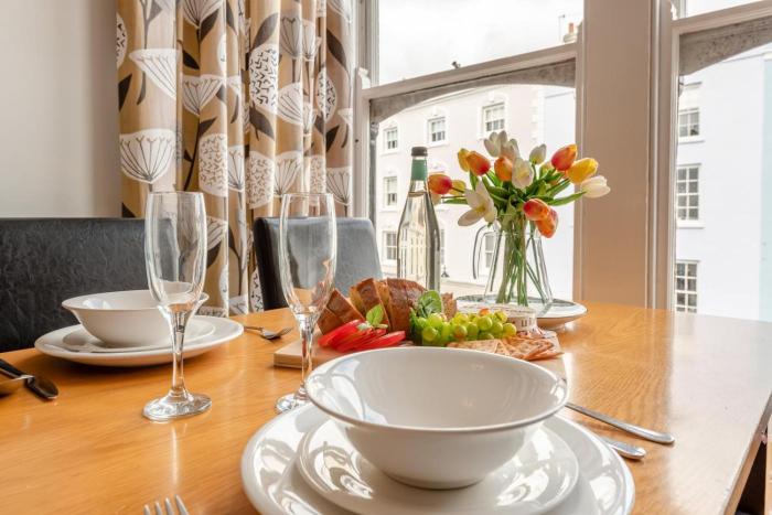 1 Bed in Tenby oc-t36054