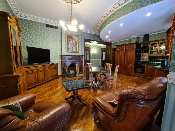 Elegant Classic Apartment in the Heart of Riga Old Town