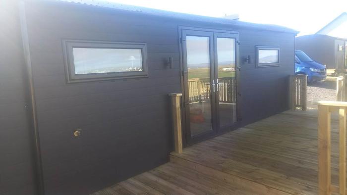 Selkie Hillhouse Glamping POD