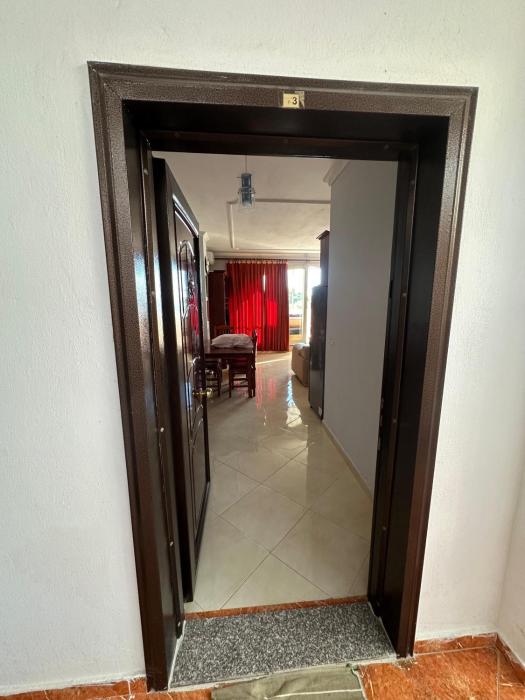 Lolas Apartment