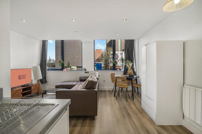 GuestReady - Chic Urban Retreat in Old Trafford
