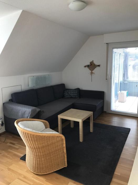 helle ruhige Wohnung mit vielen Extras im Grünen