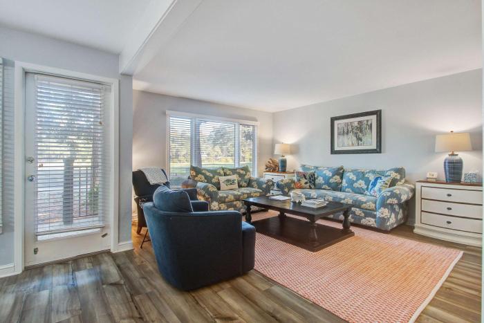 Fairway Oaks 1305