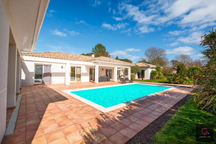 Villa contemporaine avec piscine à Sanguinet 8 pers
