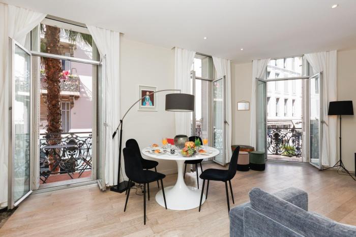 Urban Pearl YourHostHelper