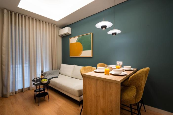 Modern Urban 2BR Petralona Metro Stay