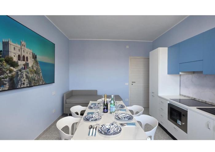 CENTRAL STATION APARTMENTS - 200 Meters from the Train - Steps from the Main Street