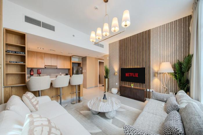 Luxury 1BR Poolview Apartment Workstation CB1-2-RA2-718-1br