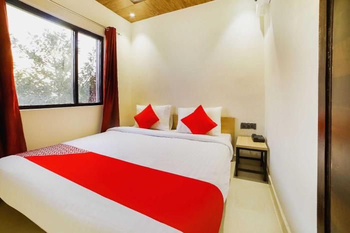 Hotel O Ashirwad home Near Pitampura