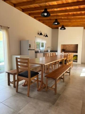 Casa NUEVA en TANDIL con parrilla y cochera, Zona Lago y Fundidor