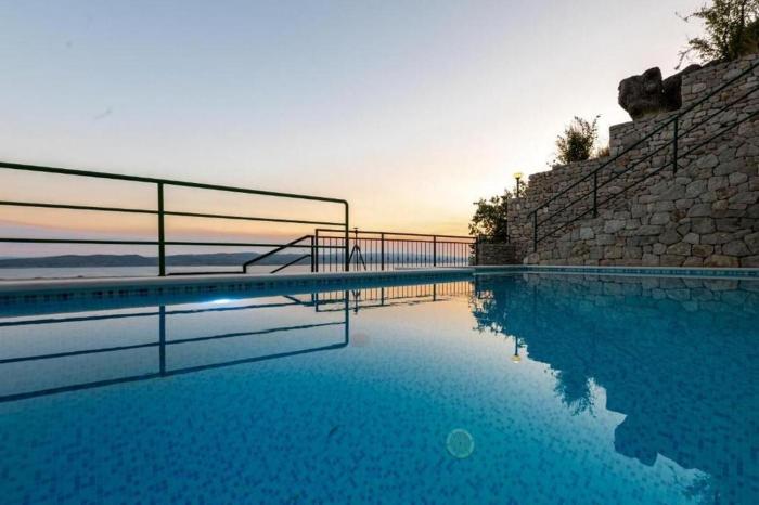Apartments Brela with pool