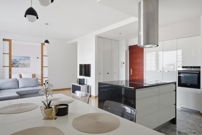 AApartments-Ideal City Center Location