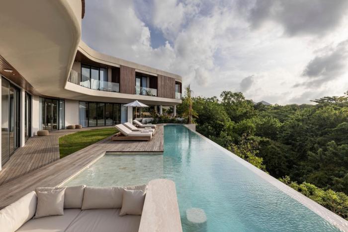 The Rang Uluwatu - Ocean & volcano views