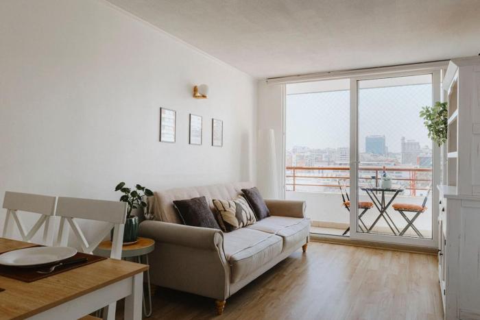 Moderno 1D con terraza, junto al Metro U. Chile