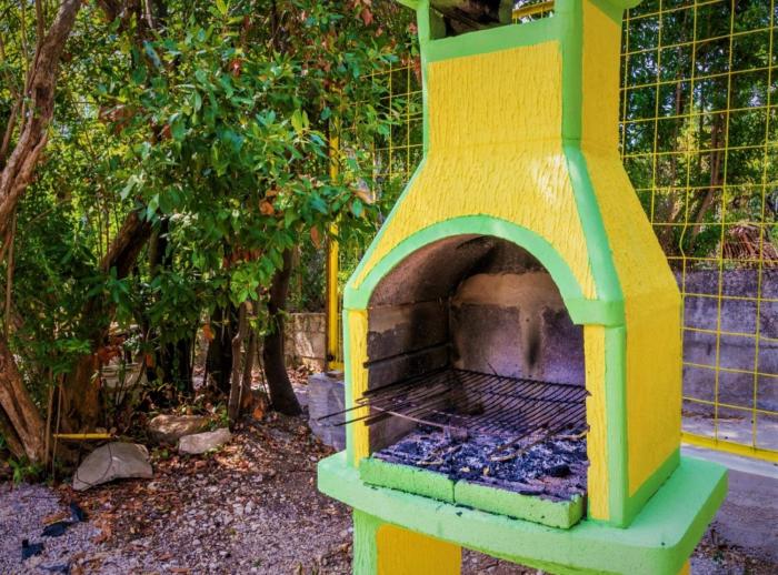 Nirvana Apartments & Auto Camp