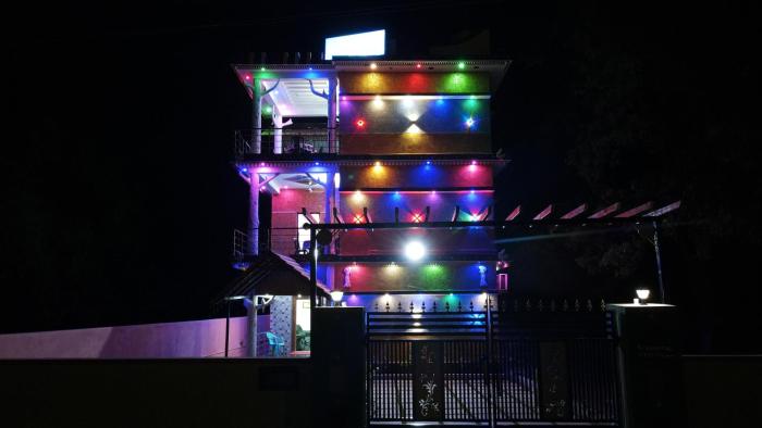 Thendral Resort - 5 Bedroom Villa with Private Pool & Party Hall