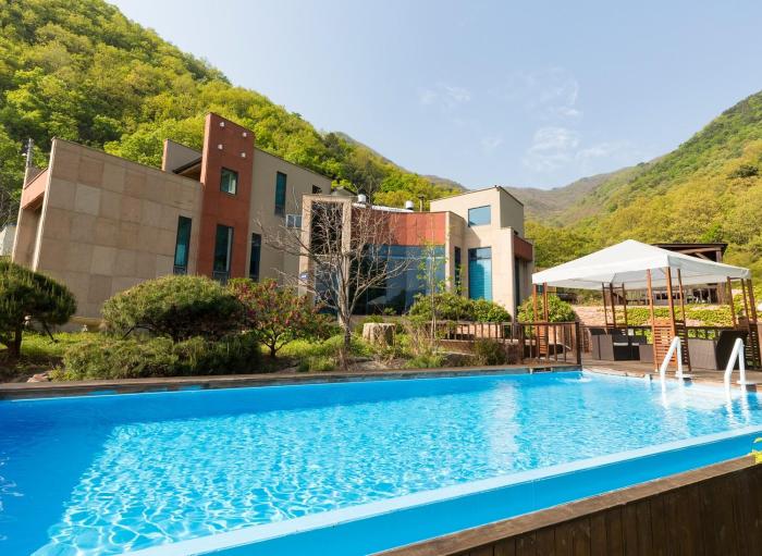 Chungjoo Penates Poolvilla B