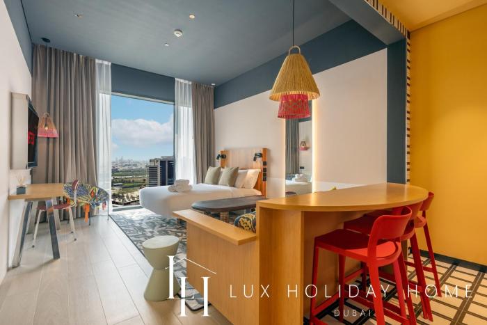 LUX The Modern Retro Studio