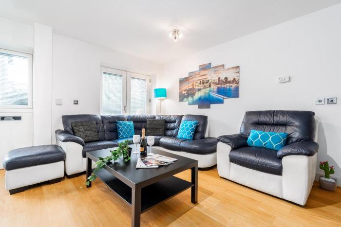 City Centre Apartment - Balcony - On Street Parking - Neflix 40AKW