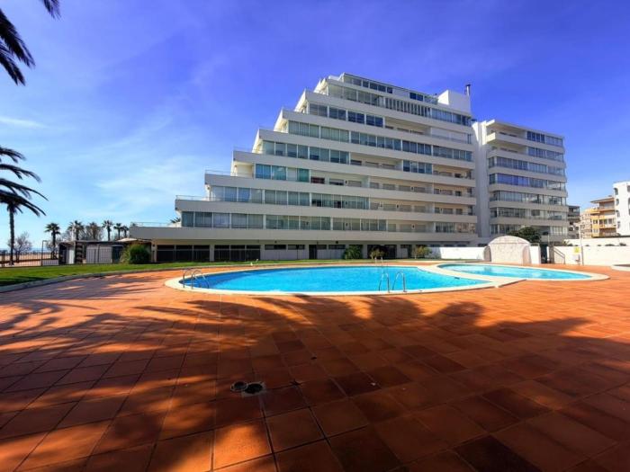 Apartamento para 4 con terraza y piscina a 50m de la playa - ES-204-28