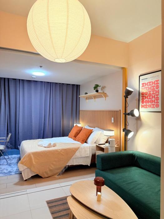 NEW! Modern & Cozy Space in Uptown BGC near mall BackHome2