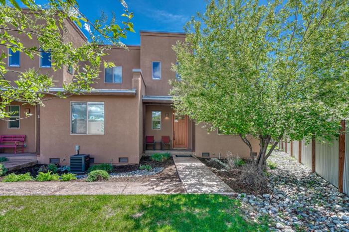 Dog Friendly- Downtown Salida