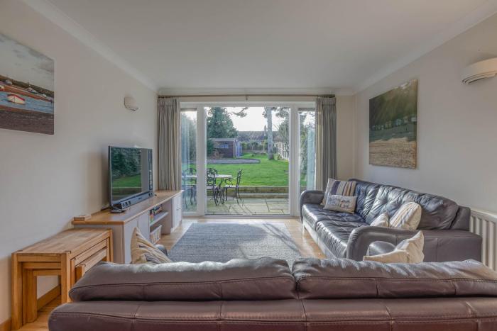 Sandpipers, Spacious coastal bungalow Crabpot Cottages, Sheringham