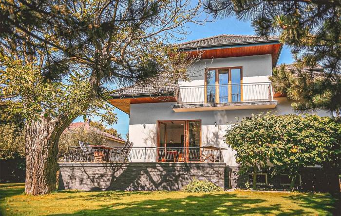 Beautiful Home In Myslenice With Wifi