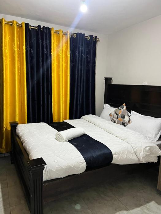 Roy Suites