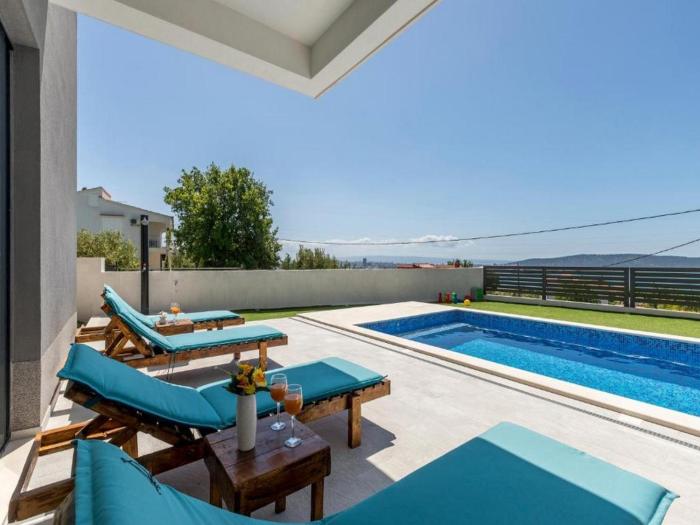 Luxury Villa La nonna Ana - heated pool, sea view, near Split