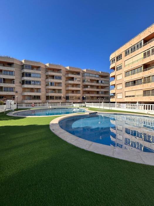 Apartamento completo en Santa Pola cerca de la playa, con piscina y parking