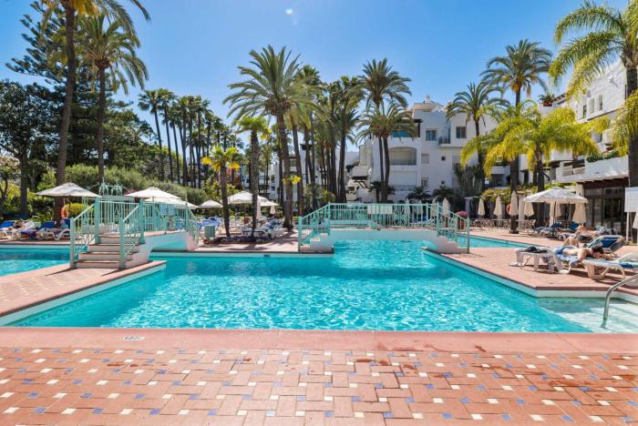 La Alcazaba Banus 3BR Garden Apartment by Costarentals