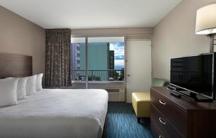 ·Tropical Essence Awaits Your Arrival at the Dunes Pool View Mini Suite 4th Floor·