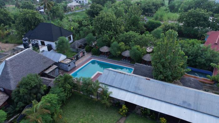 Apao Village & Resort Lodge