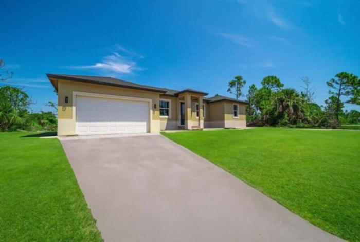 Peaceful Escape in Port Charlotte
