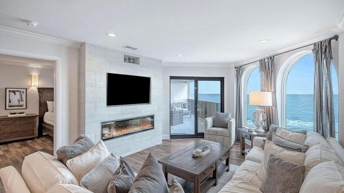 412 Seascape by AvantStay