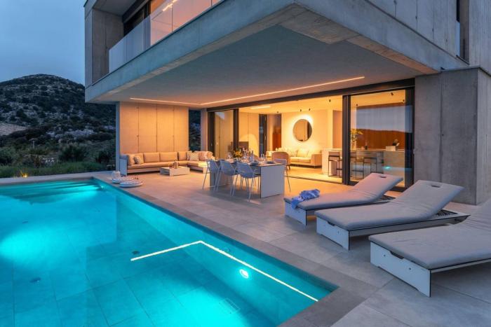 Luxury Villa Omnia Hvar with infinity pool