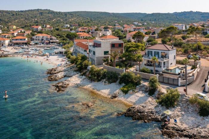 Luxury Seafront Villa Sensation Ciovo with Pool