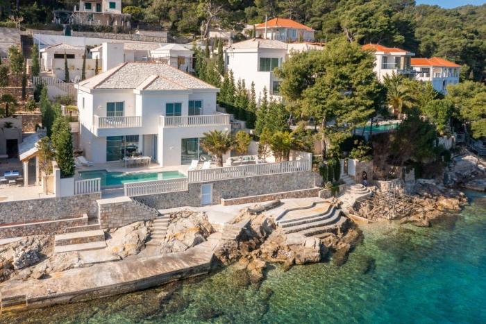 Luxury Seafront Villa White Sparkle Brac with Pool