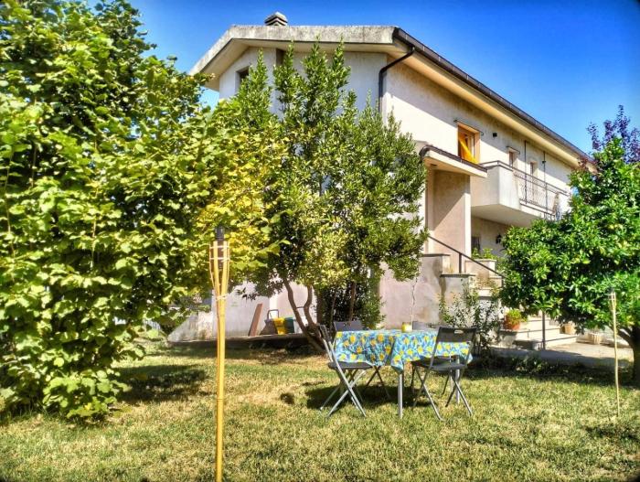 Da Jack, Apartment with garden and parking, Penne Ideal for families and pets