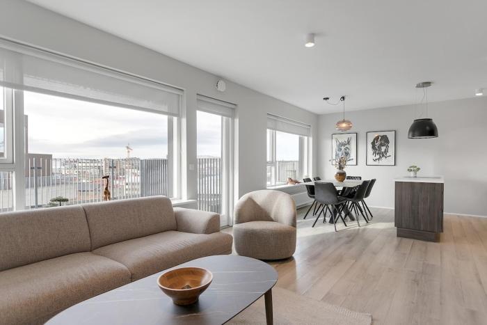 City Centre premium apartment with free parking
