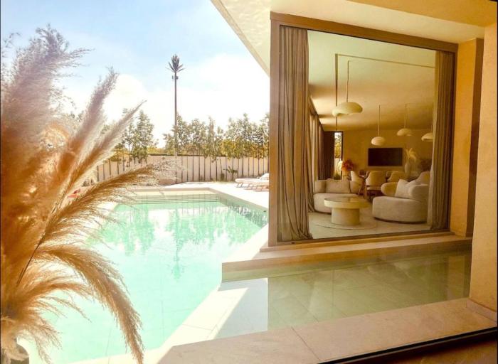 Villa luxe - 10 min du centre de Marrakech - 5 Chambres - Piscine Chauféé - Petit Dej Offert