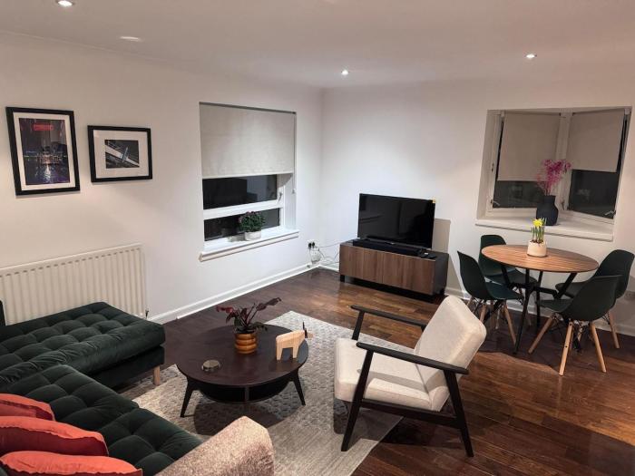 Upper Glasgow Apartment