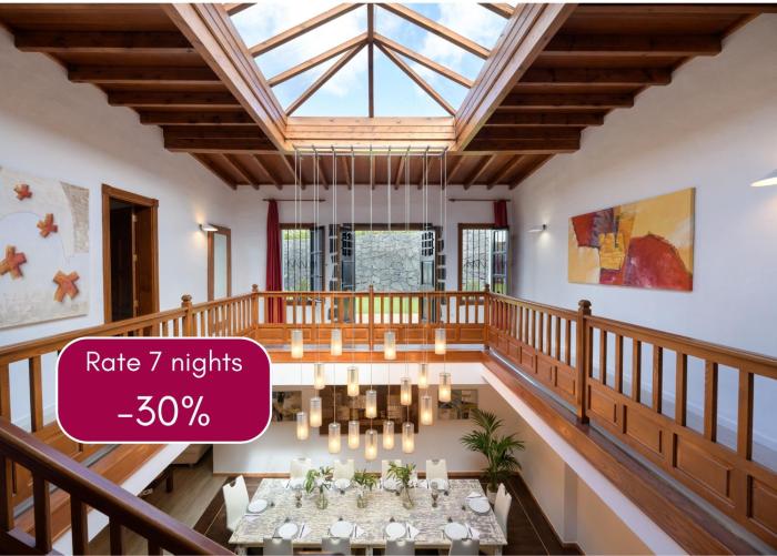 Spacious Private Villa up to 16 - Casa Quintero Yaiza - Volcano, Timanfaya park, Bodega & South Beaches - Heated Pool - Game Room - Charcoal grill