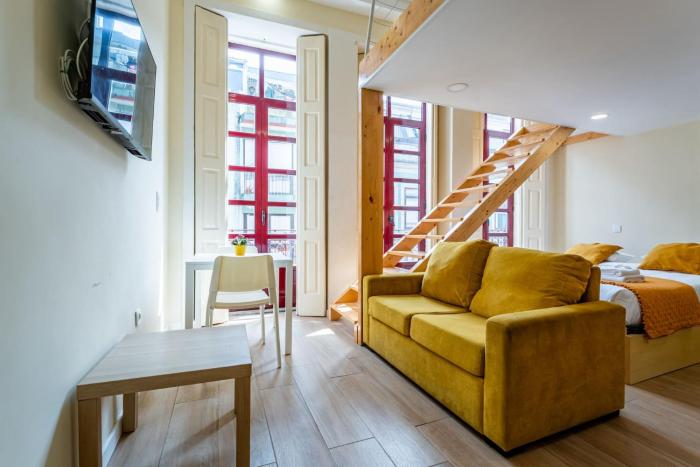 Close to Everything Your Oporto Yellow PRM 1F