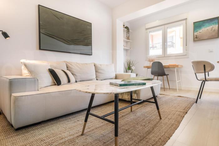 Spacious and modern gem in the center REMS