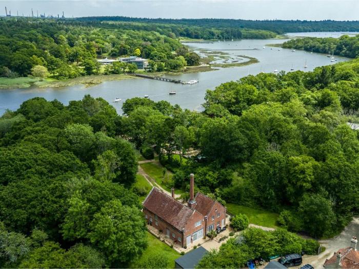 5 Bed in Brockenhurst oc-52729