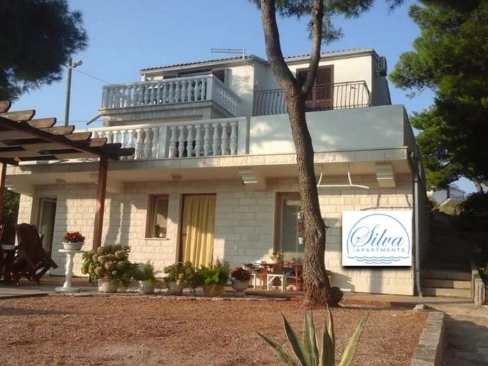 Apartments Silva for 10 with Huge Terrace & Garden