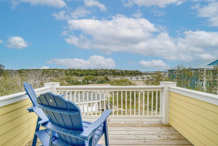 Carolina Beach Luxury Retreat: Intracoastal Views